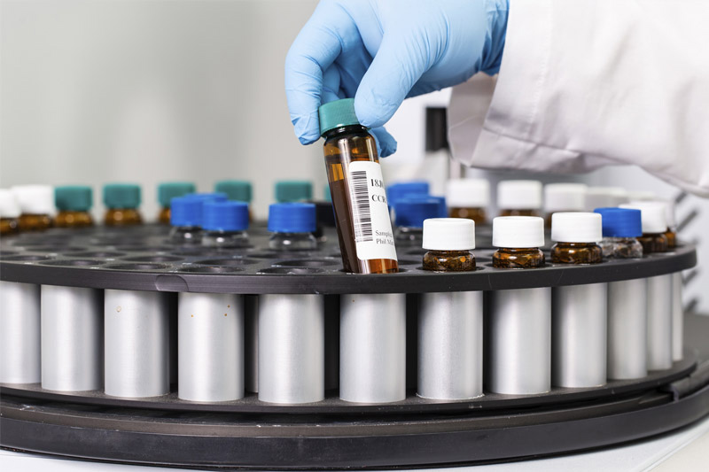 Amber borosilicate vial used for the analysis of Volatile Organic Contaminants (VOCs) in water